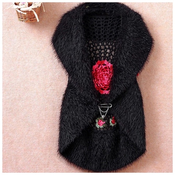 The Eugeeni Crochet Soft Sweater Vest - Picture 2 of 8